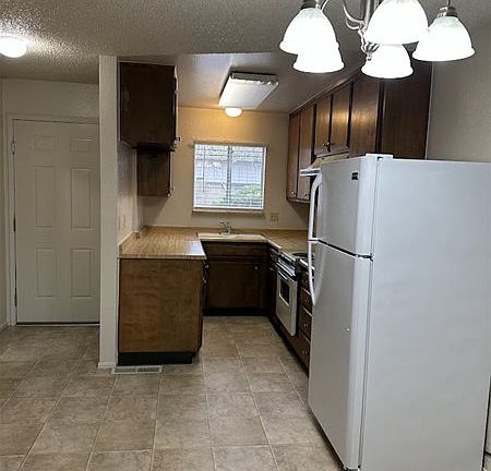 3rd image of 1132 N Olive Ave APT A