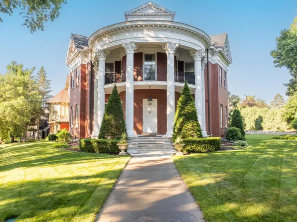 1203 Mount Curve Ave, Minneapolis, MN 55403