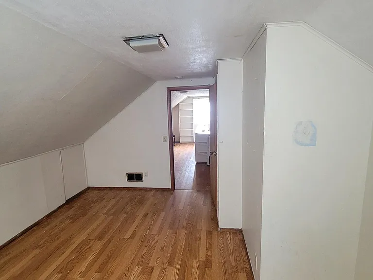 6012 44th Ave — Photo 13