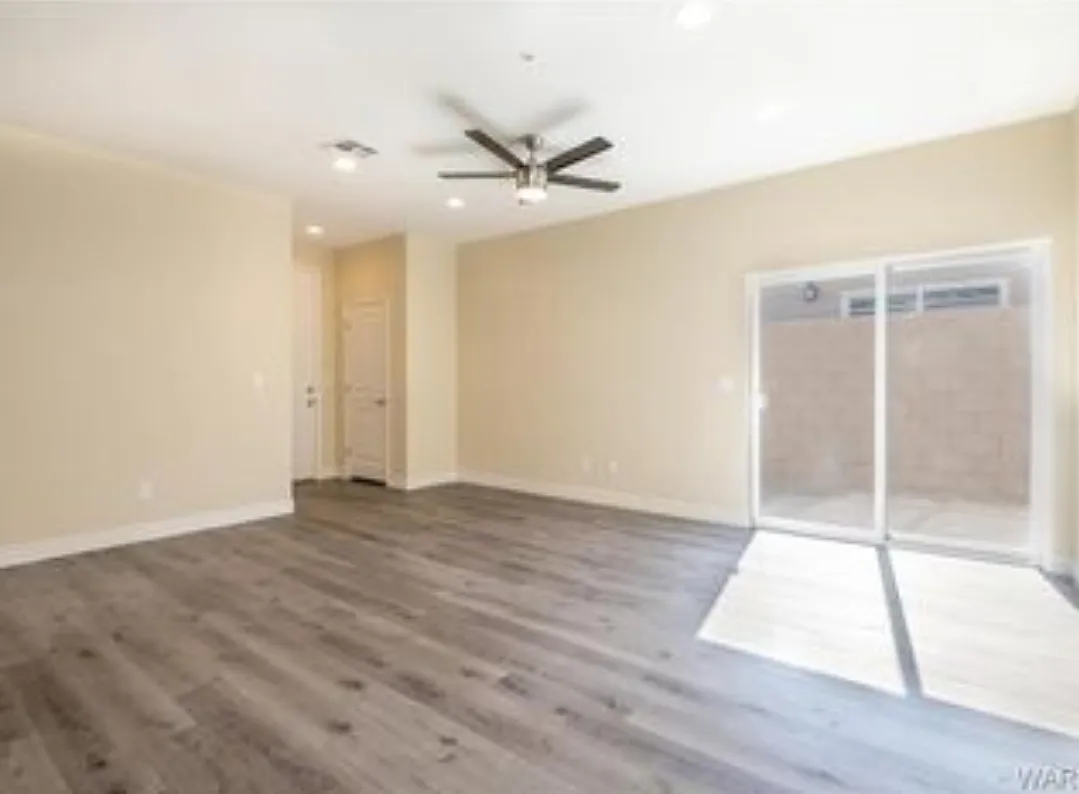 3 bed, 1355 sqft, $1,650 — Photo 4