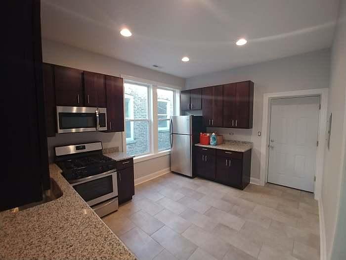 1st image of 2109 N Western Ave APT 3F