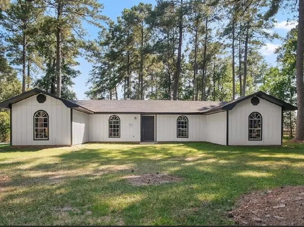 230 Oakwood Ln, Pineville, LA 71360