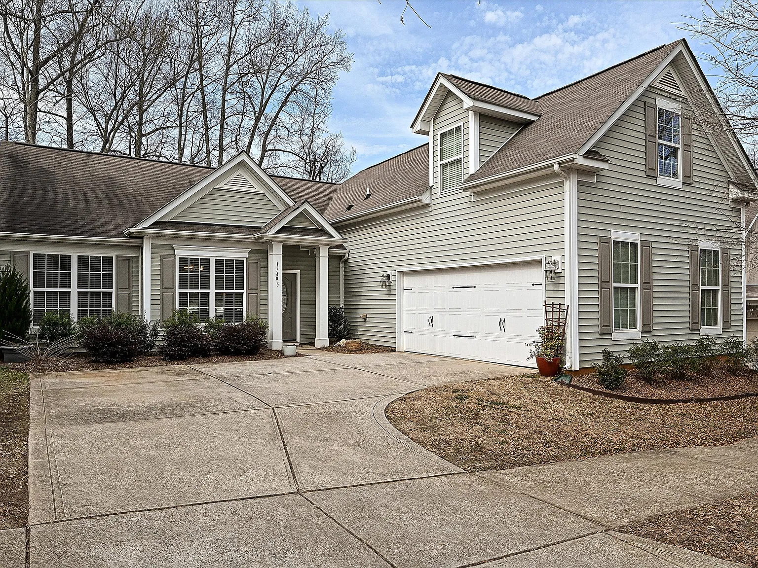 4 bed, 2060 sqft, $2,750 — Photo 1