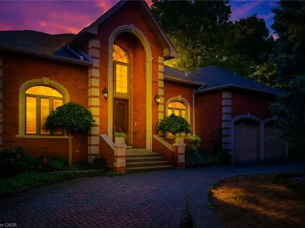 499 Scenic Dr, Hamilton, ON L9C 1G7