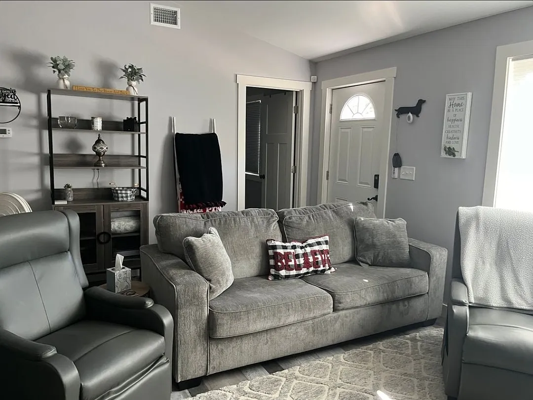 2 bed, 1575 sqft, $2,200 — Photo 3