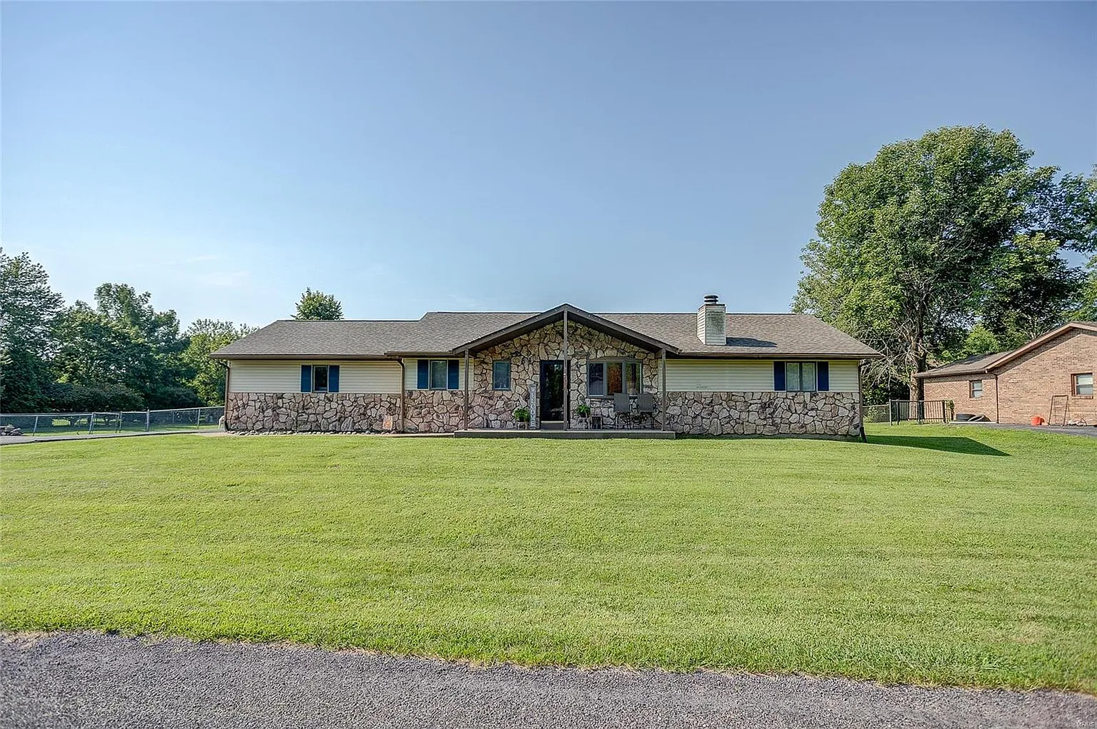 309 Arrowhead Dr photo 1