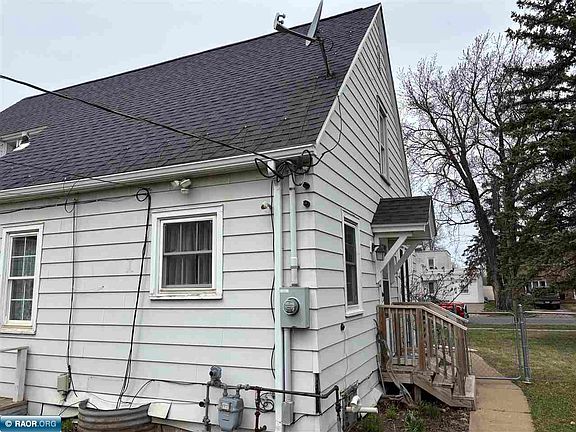 3rd image of 1110 Minnesota St