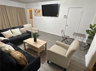 1041 E 10th St, Long Beach, CA 90813