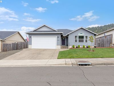 1550 W Basil St, Roseburg, OR, 97471