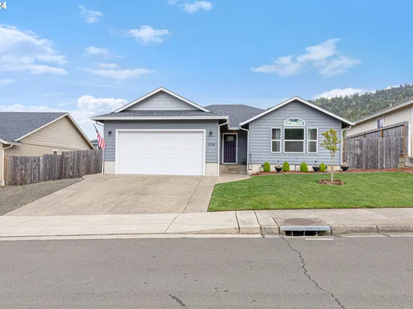 1550 W Basil St, Roseburg, OR 97471