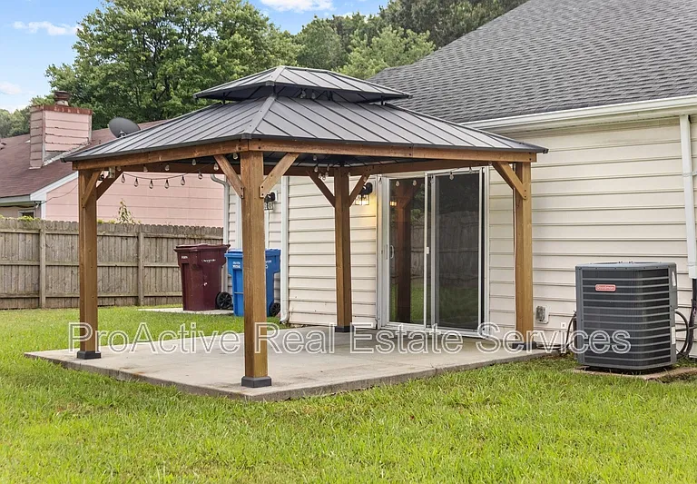 3409 Woodbaugh Dr — Photo 19