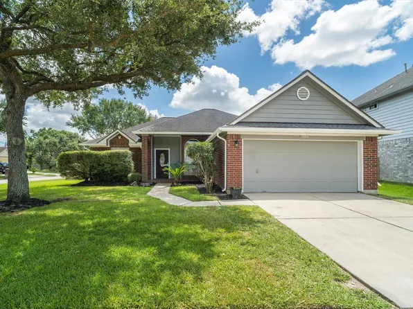 17014 Sailors Moon Court, Friendswood, TX 77546