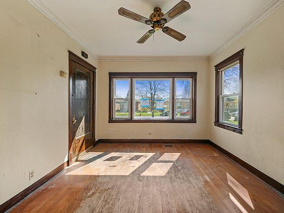 3rd image of 2728 N Newland Ave