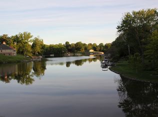 631 E Lake Dr, Edwardsville, IL 62025