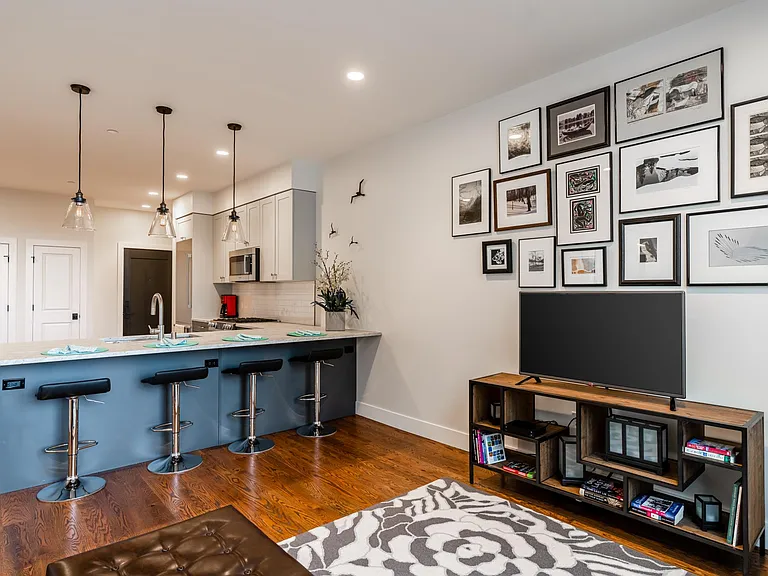 5 W Mendenhall St #312 — Photo 7