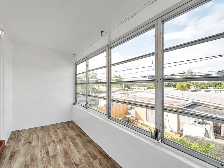 2366 Shelley St #12 — Photo 30