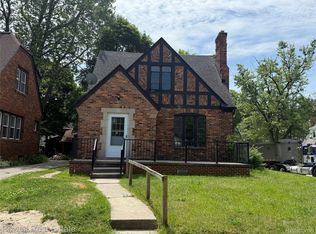 70 Mohawk Rd, Pontiac, MI 48341