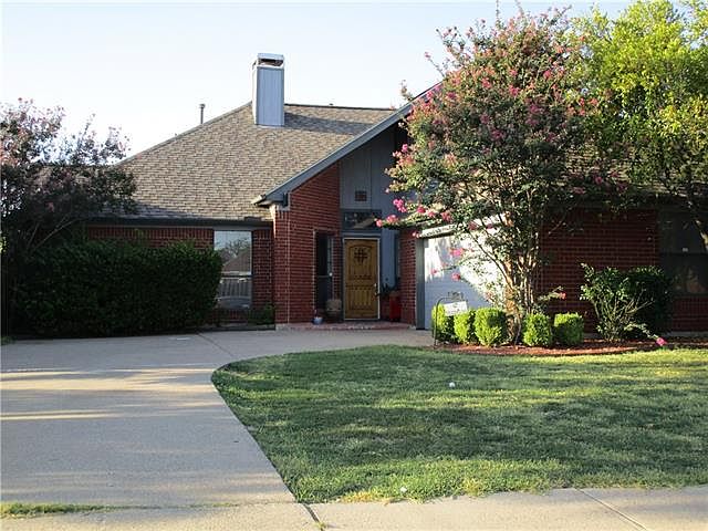 1st image of 407 Meadowcreek Dr