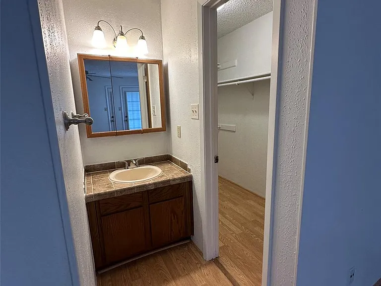 8418 Fathom Cir #D-401 — Photo 20