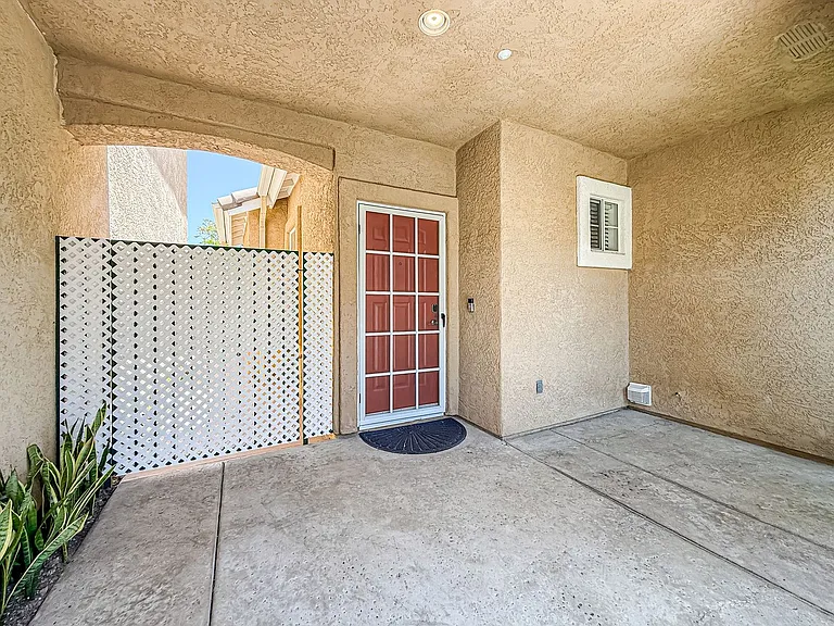 1838 Amberleaf Ln — Photo 3