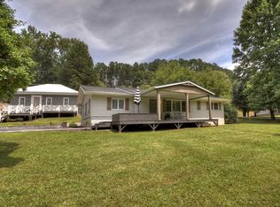 1025 Mineral Bluff Hwy, McCaysville, GA 30555