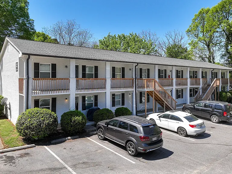 Fairfield Apartments — Photo 9
