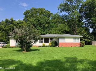 102 Sunset Dr, Clinton, MS 39056