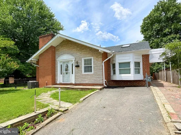 202 S Cherry St, Falls Church, VA 22042