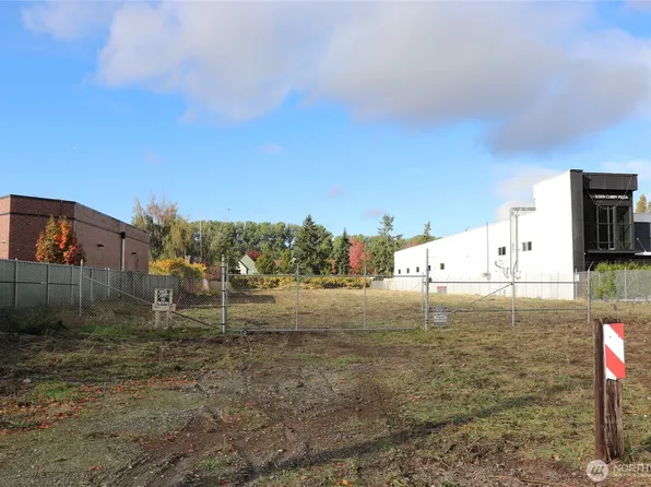 23809 West Valley Hwy S, Kent, WA 98032