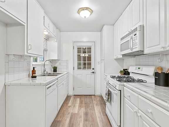 3rd image of 1612 Krishawn Way