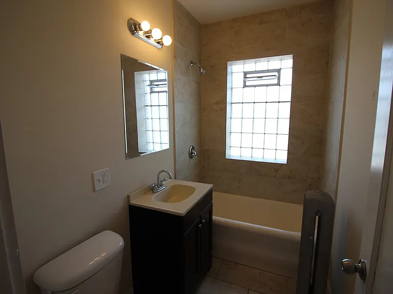 2337-43 W Rosemont Ave #6254-58 — Photo 15