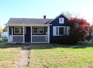 621 6th St, Camanche, IA 52730