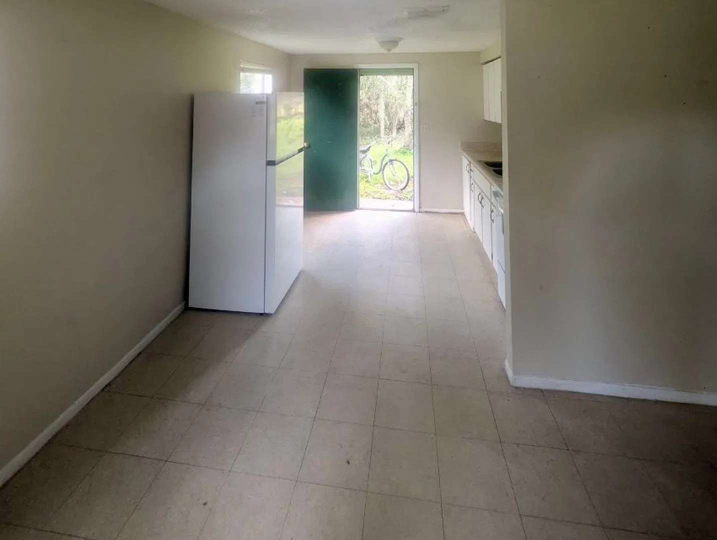 2 Bedroom 1 Bath Home For Rent at 7068 County Road #213 Wildwood, Fl. 34785. — Photo 2