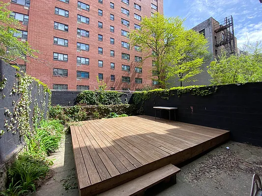 Rented by Bruma Realty LLC | media 11