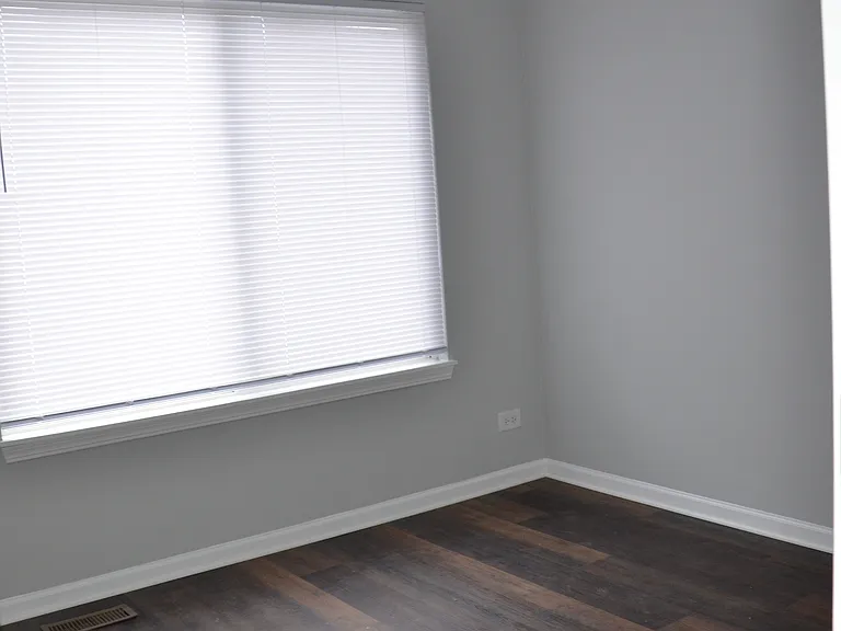 654 Lincoln Station Dr — Photo 17