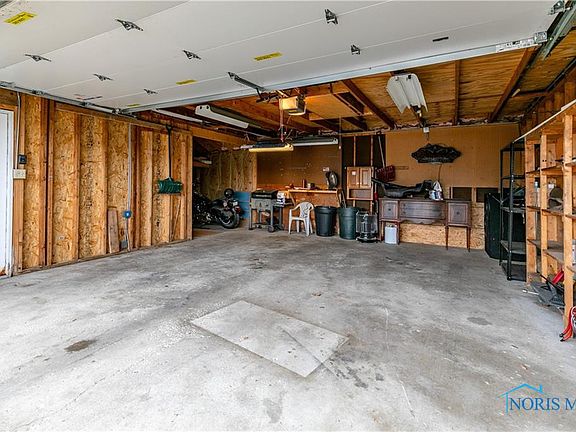 5th image of 4304 Kingsbury Ave