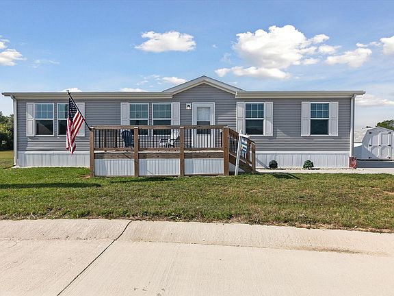 Exterior Image-29-Clayton - Middlebury 203 Camelot Village