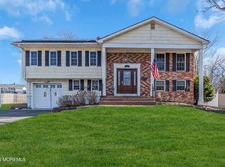 12 Windsor Rd, Howell, NJ 07731