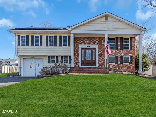 12 Windsor Road, Howell, NJ 07731