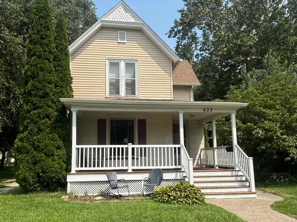 633 E Grove St, Galesburg, IL 61401