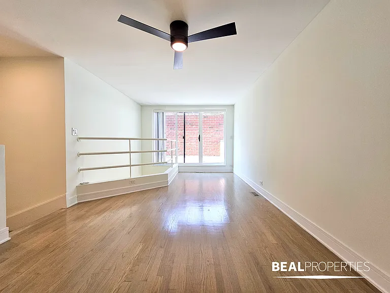 954 W Grace St — Photo 17