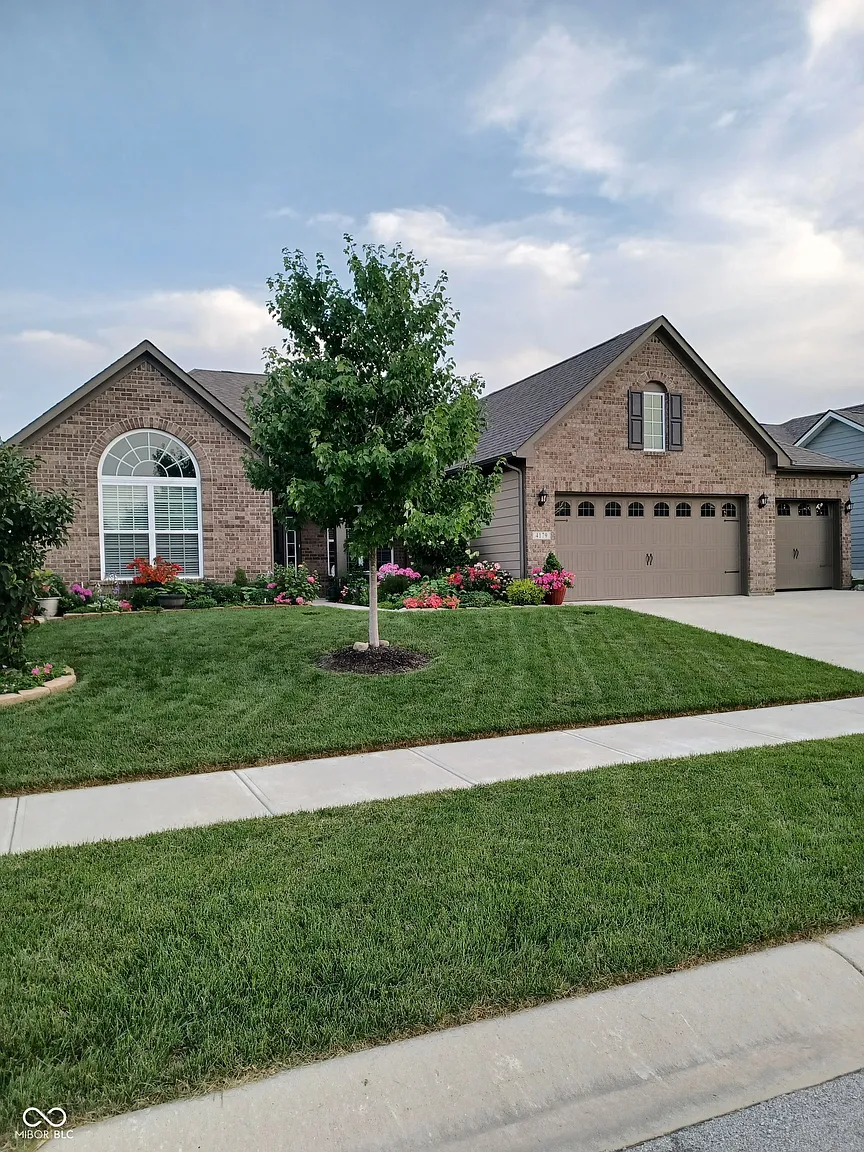 4179 Hayward Way photo 1