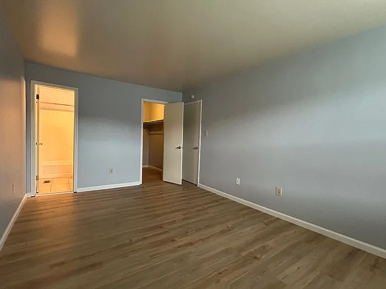 27 Martine Ct #2 — Photo 9