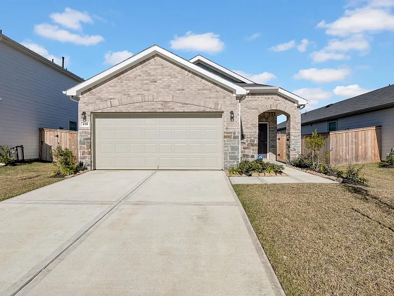 319 Bismuth Dr — Photo 1