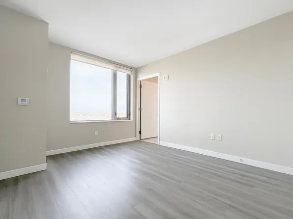 1524 Sheepshead Bay Road image 5 of 31