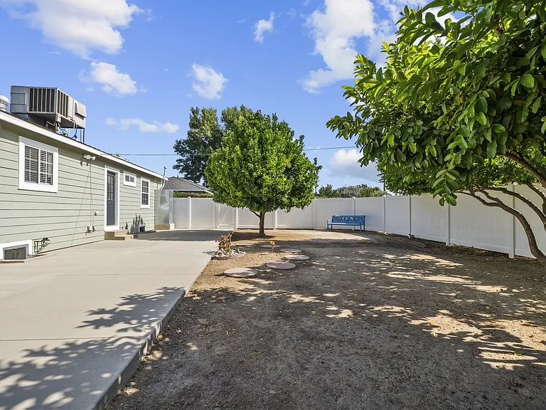8440 Oakdale Ave — Photo 17