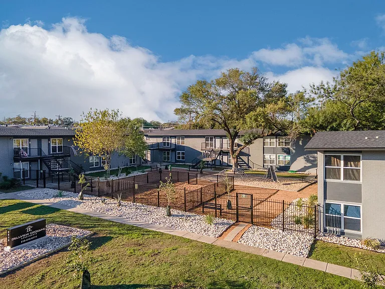 Dellview Crossing Apartments — Photo 13