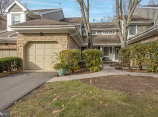 32 Springwood Ct, Princeton, NJ 08540