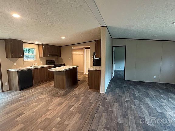 4th image of 3162 Bear Trail Dr