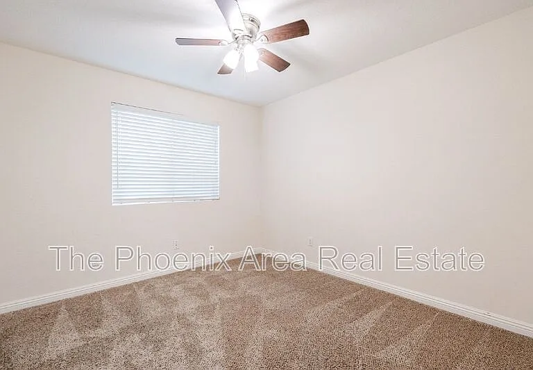 3231 N Woodburne Dr — Photo 14